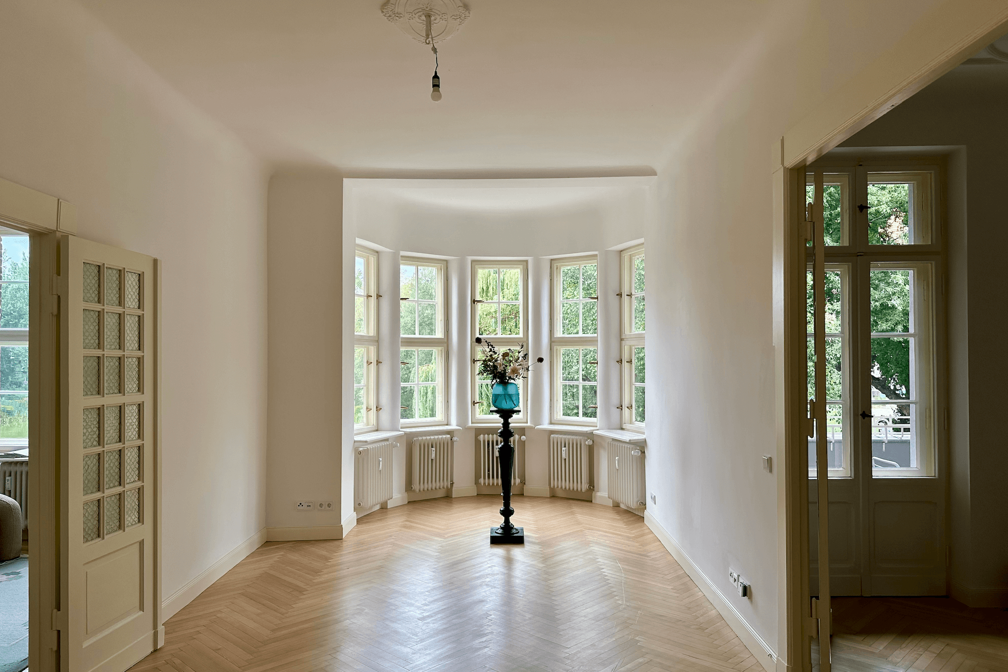 Unfurnished Elegance